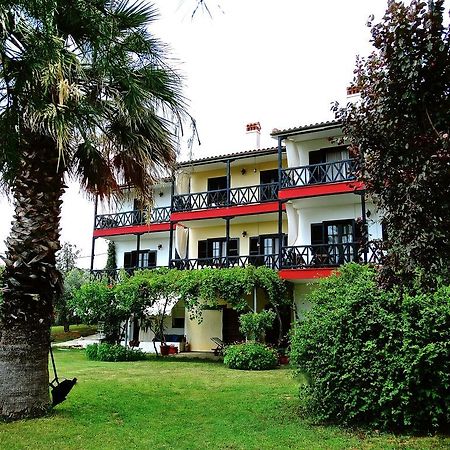 Apartments Karpetis A Green Paradise Psakoudia Exterior foto