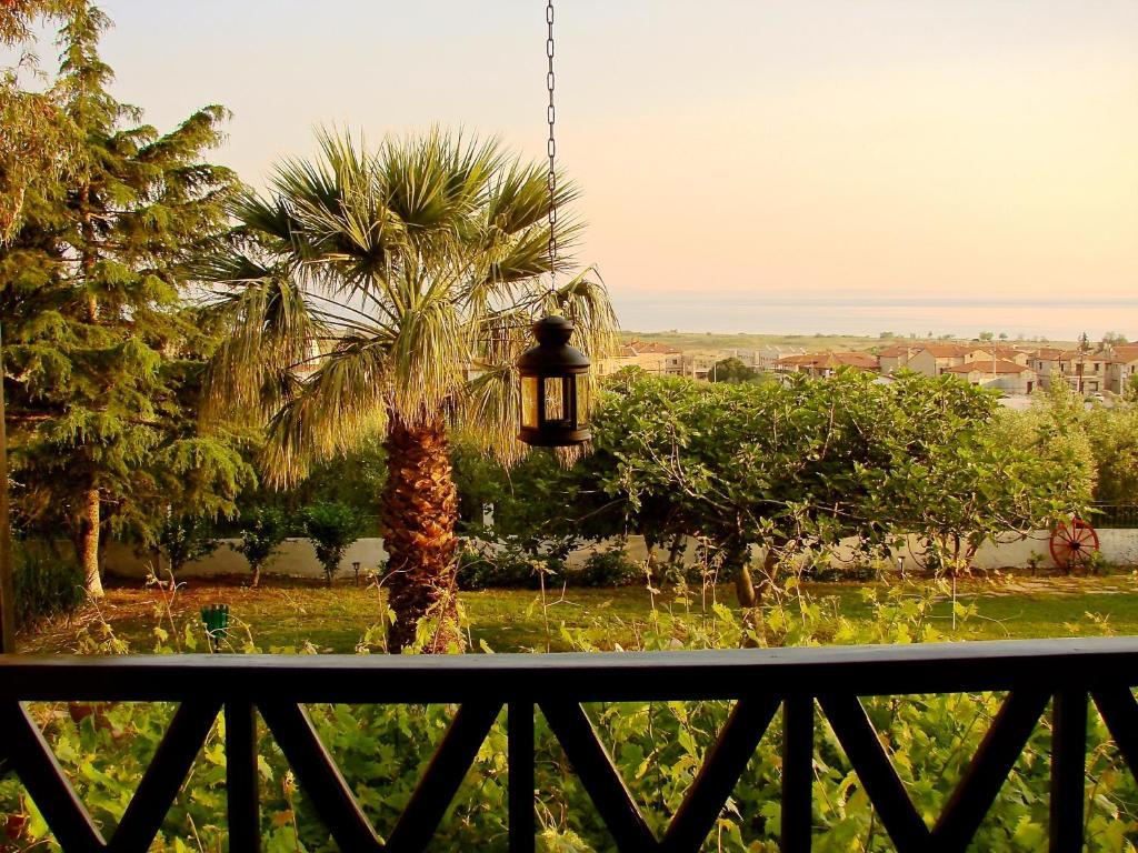 Apartments Karpetis A Green Paradise Psakoudia Quarto foto