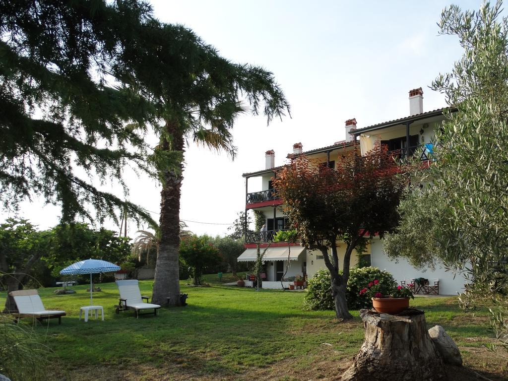 Apartments Karpetis A Green Paradise Psakoudia Exterior foto